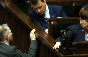 Sejm przyznał dodatkowe 8 milionów złotych na fundusz kościelny! Obciął TK i RPO