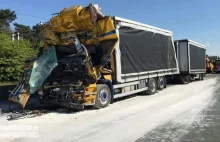 Zmiażdżony tir po najechaniu na tył silosu i 32 mandaty dla świadków...