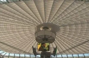 Muszę przyznać, że zamykanie dachu nad Stadionem Narodowym robi wrażenie