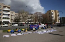 Cichy protest pod ambasadą ChRL upamiętniający Apel 25 kwietnia