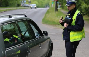 Mieszkaniec Łodzi jechał do szpitala z krwawiącą żoną. Policja dała mandat...