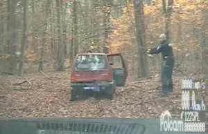 W Tico pijany uciekał po lasach, policyjne BMW dało rade!