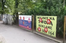 Partyzancka akcja przeciw reklamom we Wrocławiu. Straż miejska bezsilna