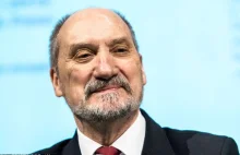 Macierewicz ma zostać ambasadorem na Węgrzech. "Spokój i nie mógłby nic zawalić"