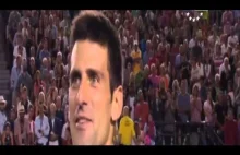 Novak Djokovic zaśpiewał swojej mamie Happy Birthday wraz z tłumem