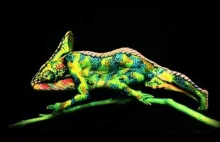 Niesamowity bodypainting - Kameleon