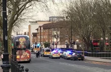 Siedem osób, w tym sześcioro nastolatków dźgniętych nożem w Londynie w...