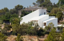 Nowoczesny dom na Majorce z czterech białych brył (Ohlab