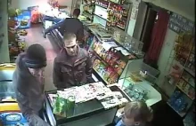 Kamery zarejestrowały kradzież w sklepie. Poznajesz tych ludzi?