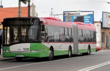 W Lublinie mężczyzna umiera w autobusie. Reakcje pasażerów wywołują...