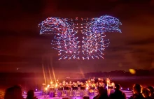 Pokaz Intela z setką dronów latających w rytm muzyki