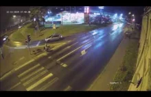 Kierowca BMW w Pabianicach prawie potrąca pieszego.