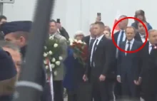 „Do więzienia” - Donald Tusk ciepło przywiany w Warszawie [wideo]