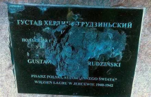 W Rosji zniszczono tablicę ku czci Gustawa Herlinga-Grudzińskiego