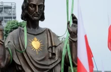 Poznań: Figura Chrystusa stanęła w Poznaniu. Wbrew urzędnikom