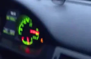 195 km/h z troglodytą za kierownicą