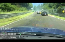 Plama oleju na torze Nürburgring spowodowała wypadek kilku aut