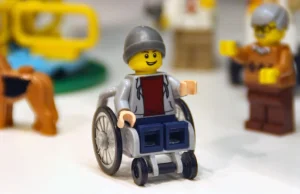 Lego prezentuje pierwszą w swojej kolekcji postać na wózku inwalidzkim [niem]
