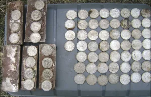 Depozyt ponad 14 kg srebra odkryty na Syberii (GALERIA)