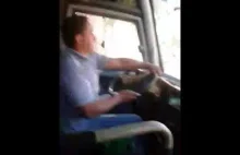 Roztańczony kierowca meksykańskiego autobusu