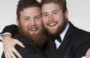 Dwóch kolegów wzięło ślub dla jaj. Działacze LGBT przerażeni. [ENG]