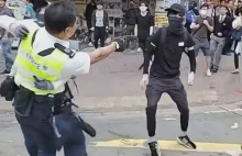 Brutalne starcia na ulicach Hongkongu. Policja postrzeliła demonstranta