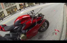 DUCATI PANIGALE I WYPRZEDZANIE Z PRAWEJ STRONY.