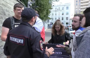 Rosjanie przed ambasadą RP w akcie solidarności z Polską