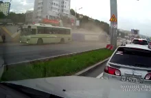 Autobus spada na przystanek !