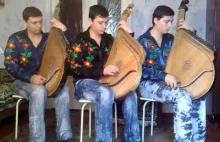 Morandi - Save Me w wykonaniu 3 braci na nieznanych mi instrumentach