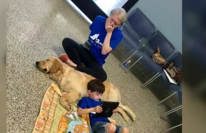 Autystyczny chłopiec pierwszy raz spotyka swojego psa opiekuna [FOTO+WIDEO]