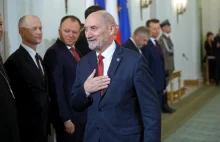 Macierewicz zaczął od poważnej wpadki w Sejmie. Nie powitał byłych prezydentów