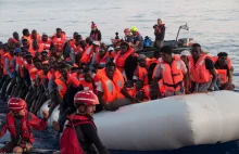 Włosi rozpętali burzę nowym uderzeniem w imigrantów