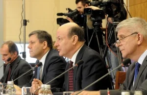 „Bezpieczny budżet” ministra Rostowskiego zaledwie po dwóch miesiącach się wali!