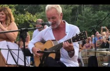 Sting na wiejskiej imprezie w Toskanii.