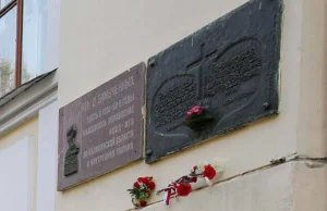 „Kommiersant”: tablicom w Twerze upamiętniającym ofiary zbrodni katyńskiej grozi