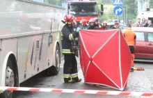 Śmiertelny wypadek rowerzystki. Kierowca autobusu nie miał prawa jazdy!