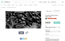 Sklep internetowy sprzedaje ręcznik plażowy z butami z Auschwitz