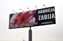 Krwawy billboard w Chorzowie. Przeciwne nawet kółko różańcowe