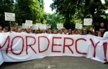 „Mordercy” – manifestacja przed komisariatem policji w Gdańsku