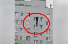 Mężczyzna chciał popełnić samobójstwo w Krakowie (nagranie) -...