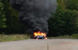 Samochód Tesla spłonął na Dolnym Śląsku