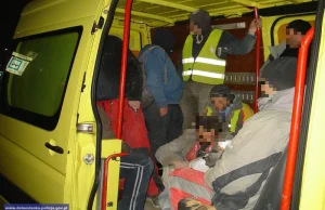 Wrocław: Upchnęli 21 osób w samochodzie. Bus mógł przewozić trzy osoby ZDJĘCIA