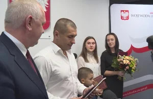 Ukrainiec, który ratował ludzi na A6, dostał polskie obywatelstwo