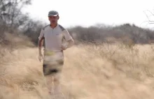 Człowiek przebiegł Saharę w 31 dni, pokonał dystans 1600 km