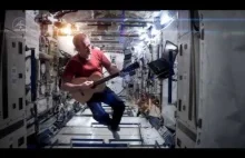 Prawdopodobnie pierwszy teledysk w kosmosie, Chris Hadfield - Space Oddity