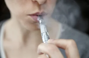 E-papierosy po trzech tygodniach wywołały groźny zespół "mokrego płuca"....