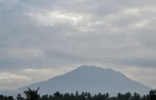 Obawy przed potężną erupcją wulkanu. Rośnie liczba ewakuowanych osób