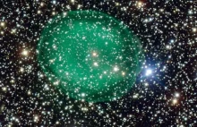 Świecąca na zielono mgławica planetarna IC 1295