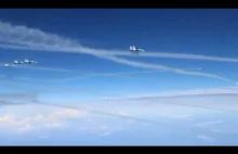 Su-27 i salwa pocisków powietrze-powietrze